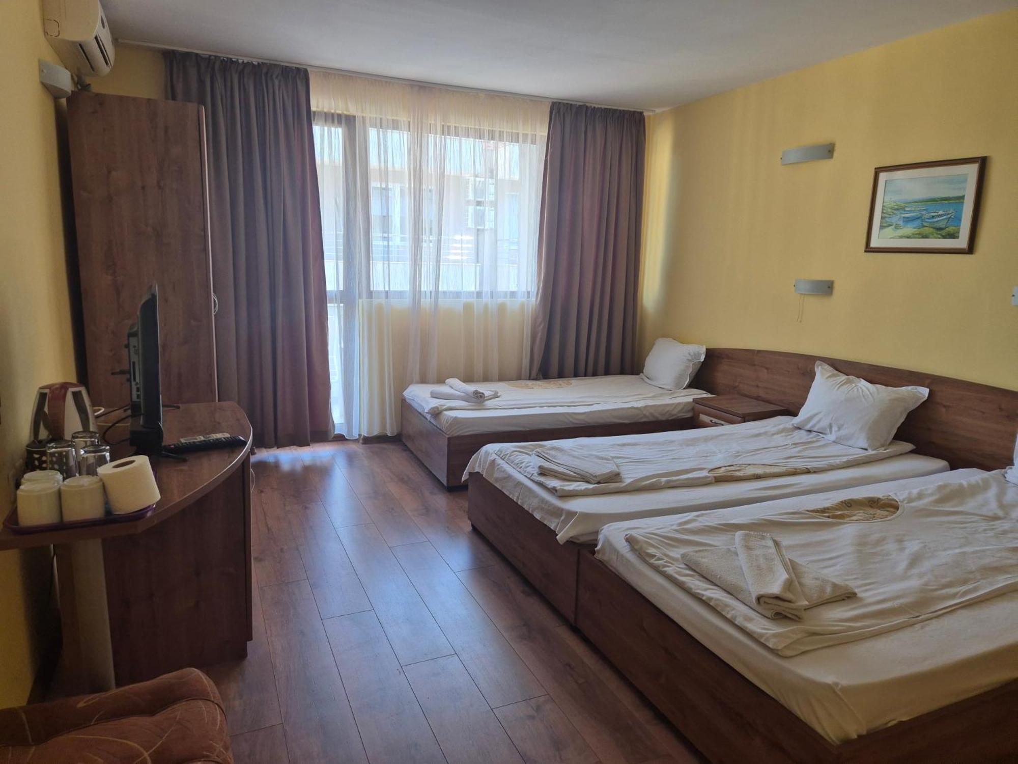 Vladimirov Guest House Приморсько Екстер'єр фото